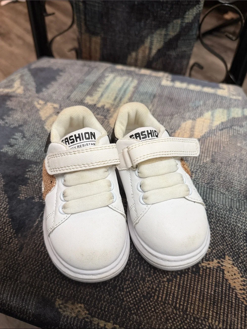 Fashion Kids White Sneakers with Gold Glitter Accent